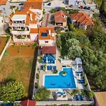 Dalmatina Mit Pool Fuer 4-1 Personen By Interhome *