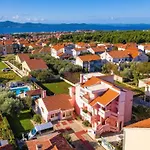 Dalmatina Mit Pool Fuer 4-1 Personen By Interhome * Zadar