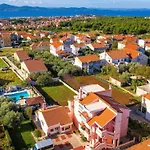 Dalmatina Mit Pool Fuer 4-1 Personen By Interhome