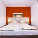 Apartment Dalmatina Mit Pool Fuer 4-1 Personen By Interhome Zadar