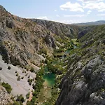 Apartment Dalmatina Mit Pool Fuer 4-1 Personen By Interhome *