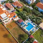 Dalmatina Mit Pool Fuer 4-1 Personen By Interhome Apartman *