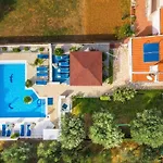 Dalmatina Mit Pool Fuer 4-1 Personen By Interhome Apartman Zadar