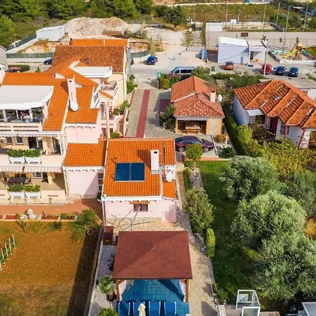 Lägenhet Dalmatina Mit Pool Fuer 4-1 Personen By Interhome Zadar