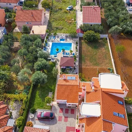 Lägenhet Dalmatina Mit Pool Fuer 4-1 Personen By Interhome *