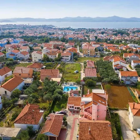 Dalmatina Mit Pool Fuer 4-1 Personen By Interhome Lägenhet Zadar