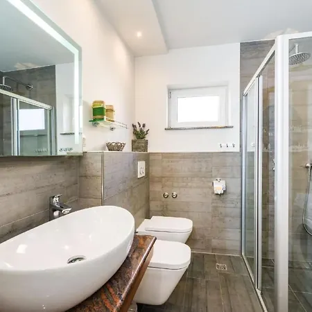 Dalmatina Mit Pool Fuer 4-1 Personen By Interhome