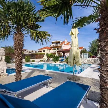 Lägenhet Dalmatina Mit Pool Fuer 4-1 Personen By Interhome Zadar